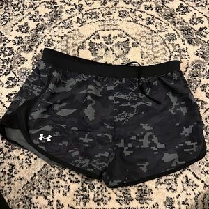 Camo Under Armour Shorts. Women’s Large. Never worn